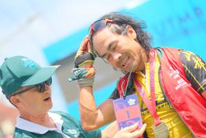 BIB: 1607
                            <button type="button" onclick="openModal(21761705)" class="btn btn-primary btn-sm float-right btn-popup" data-toggle="modal" data-target=".modal-high-quality">
                        <i class="fas fa-shopping-cart"></i> Add to Cart
                    </button>
                                            <button type="button" onclick="isThisMe(21761705, true)" class="btn btn-success btn-sm float-right btn-popup btn-isme hidden" data-toggle="tooltip" data-placement="bottom" title="นี่คือรูปของคุณใช่ไหม คลิกที่นี่เพื่อเอาเข้าอัลบั้ม">
                        <i class="fas fa-plus"></i> Add to album
                    </button>
                    <button type="button" onclick="isThisMe(21761705, false)" class="btn btn-warning btn-sm float-right btn-popup btn-isnotme hidden">
                        <i class="fas fa-ban"></i> Remove from album
                    </button>